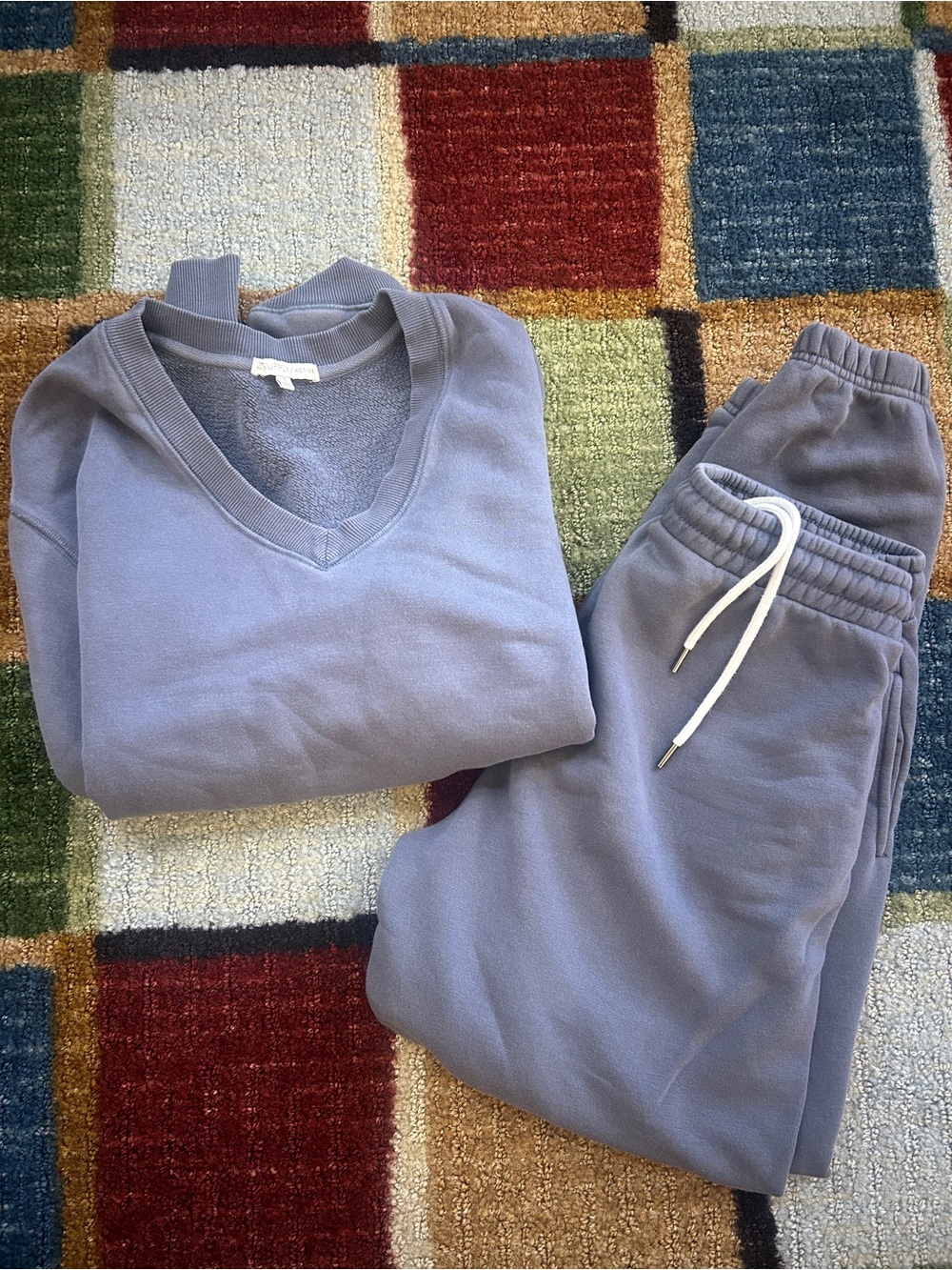 Z Supply Women's V-Neck Sweatshirt and Jogger Set in Dusty Lavender